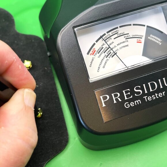 Estate 14K Gold Peridot Stud Earrings Mexico Hallmarked Light Green Fine Jewelry - Picture 8 of 10